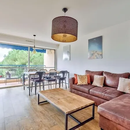 Апартаменты Lovely 2br Flat With Terrace And Parking Near The Канны